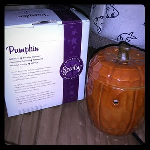 LAST CHANCEScentsy Orange Pumpkin Wax & Oil Warmer